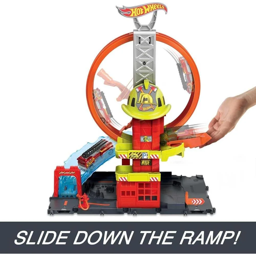 Hot Wheels City con auto de juguete, elevador manual, rampa temática y conexión a otros sets, Estación de Bomberos con super loop